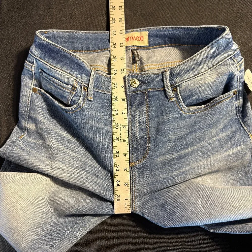 NWT Rare Driftwood Farrah Embroidered Flare Jeans Sz 29 - Picture 10 of 14